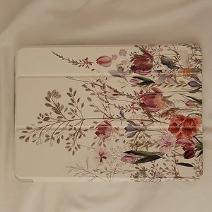 NWOT IPad Air 4 Case